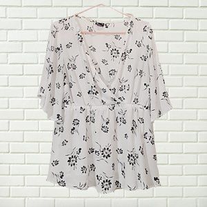 TORRID White & Black Floral Faux Wrap Babydoll Blouse 0=L